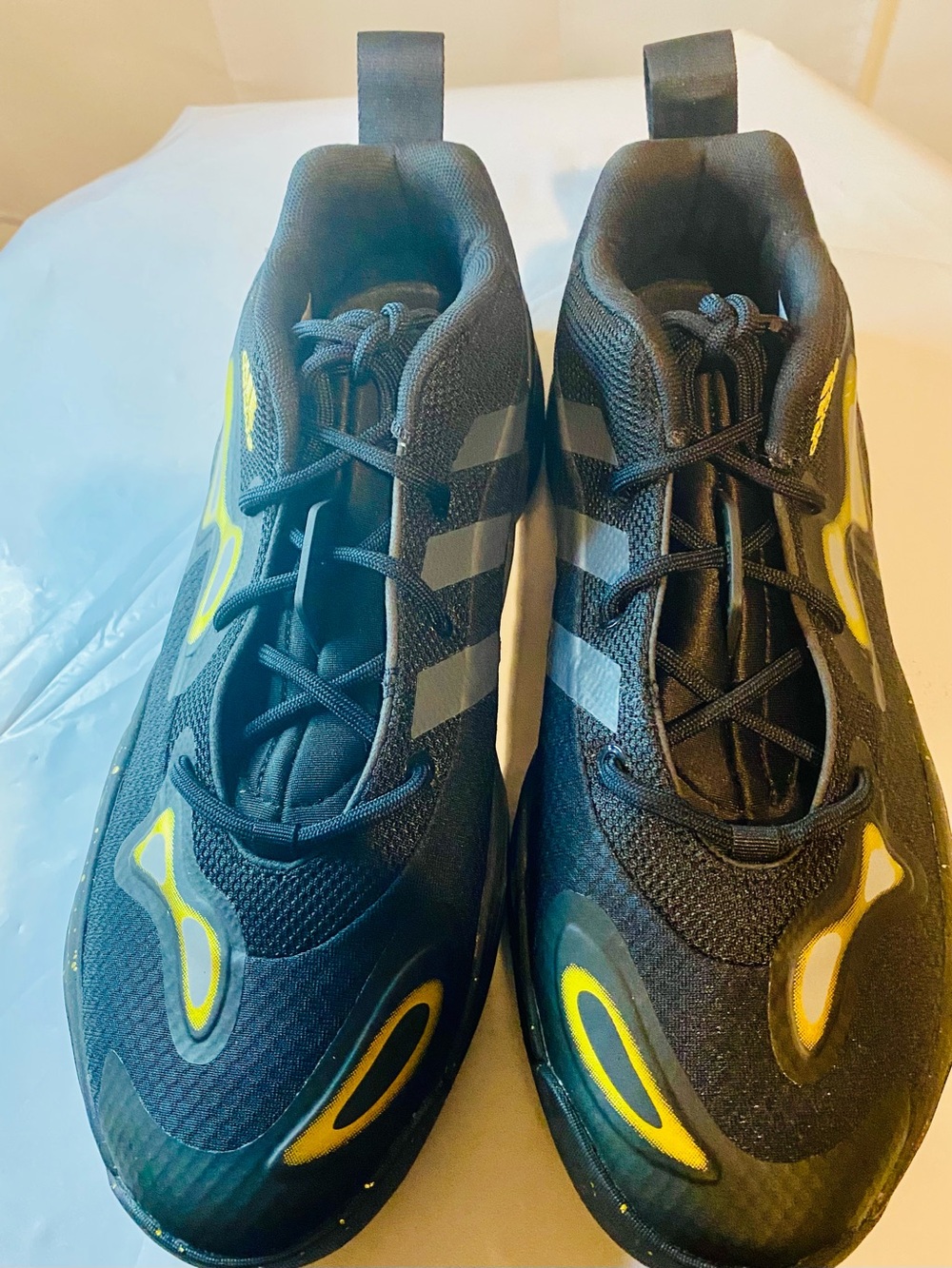 Under Armour Breath Black and Yellow Men's Athletic Shoes Size 11